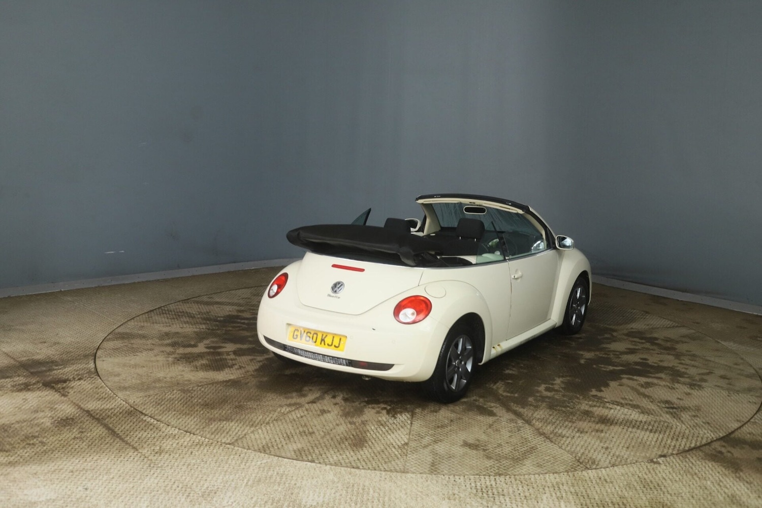 Used Volkswagen Beetle 2011 for sale - 77272457: Photo 6