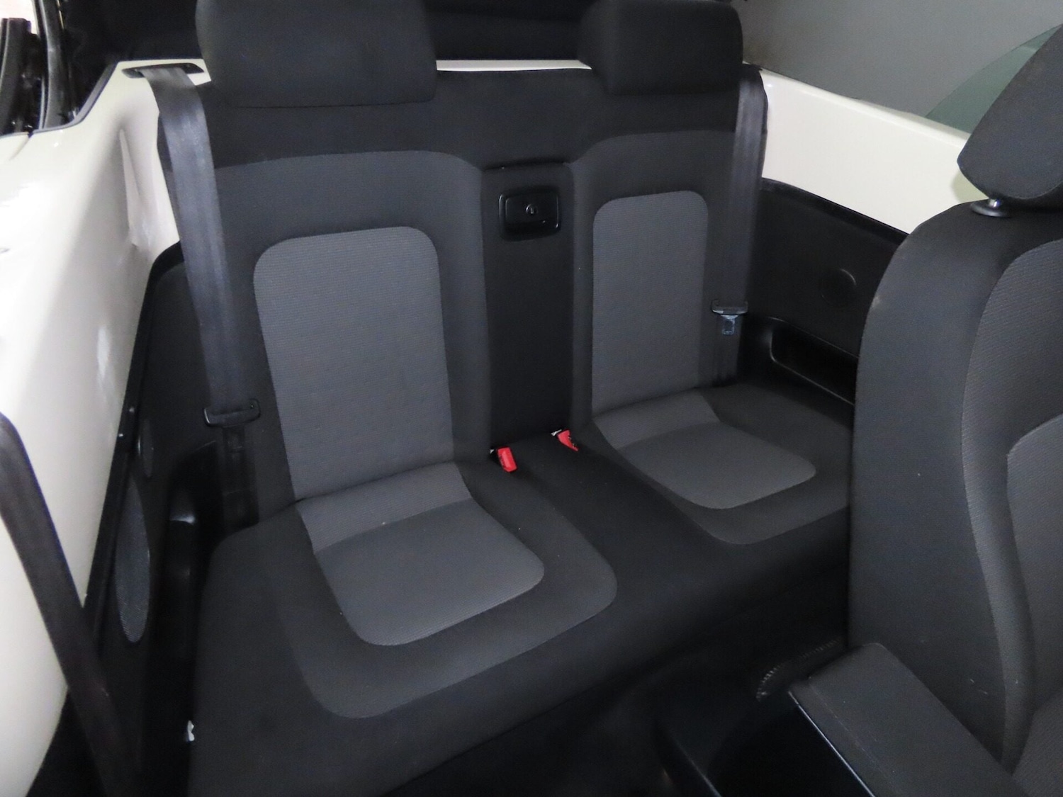 Used Volkswagen Beetle 2011 for sale - 77272457: Photo 8