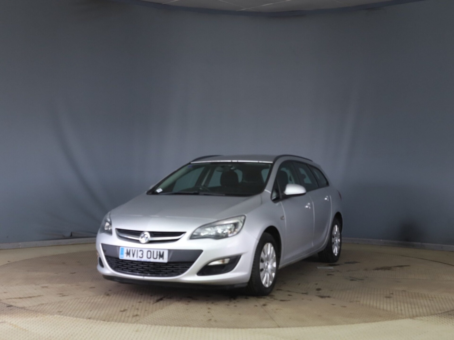 Used Vauxhall Astra 2013 for sale - 78027270: Photo 3