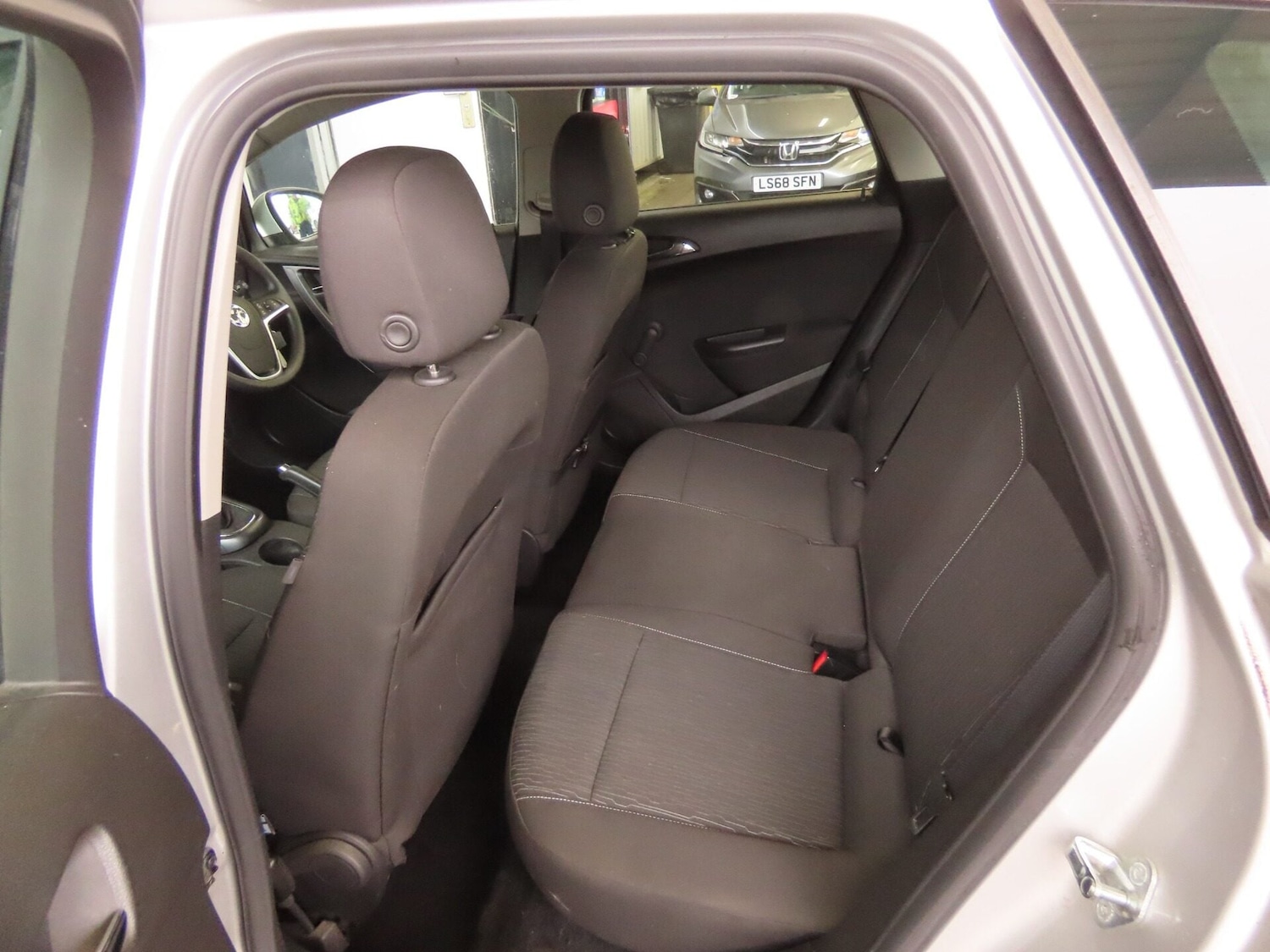 Used Vauxhall Astra 2013 for sale - 78027270: Photo 7