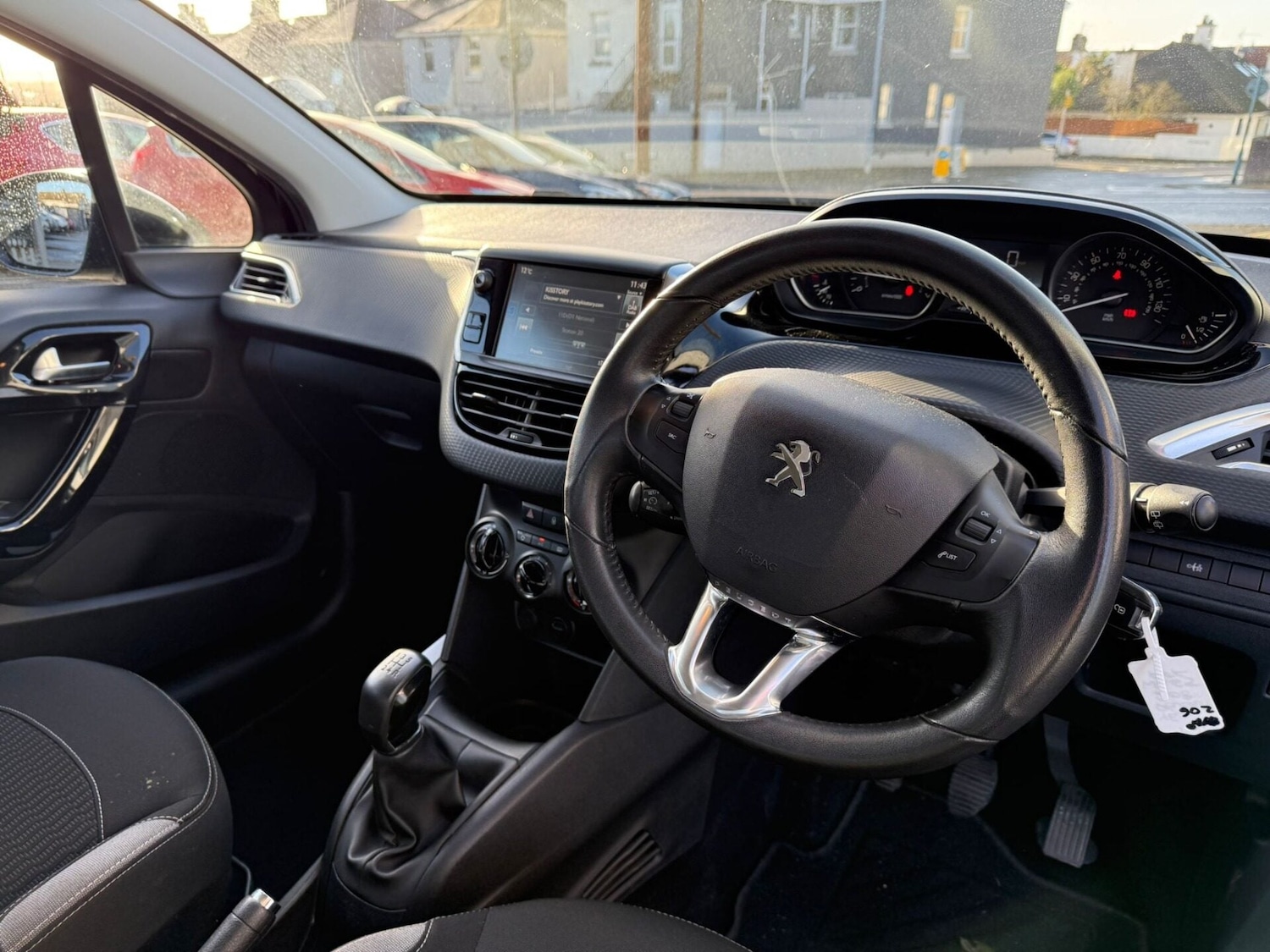 Used Peugeot 208 2015 for sale - 76794751: Photo 12