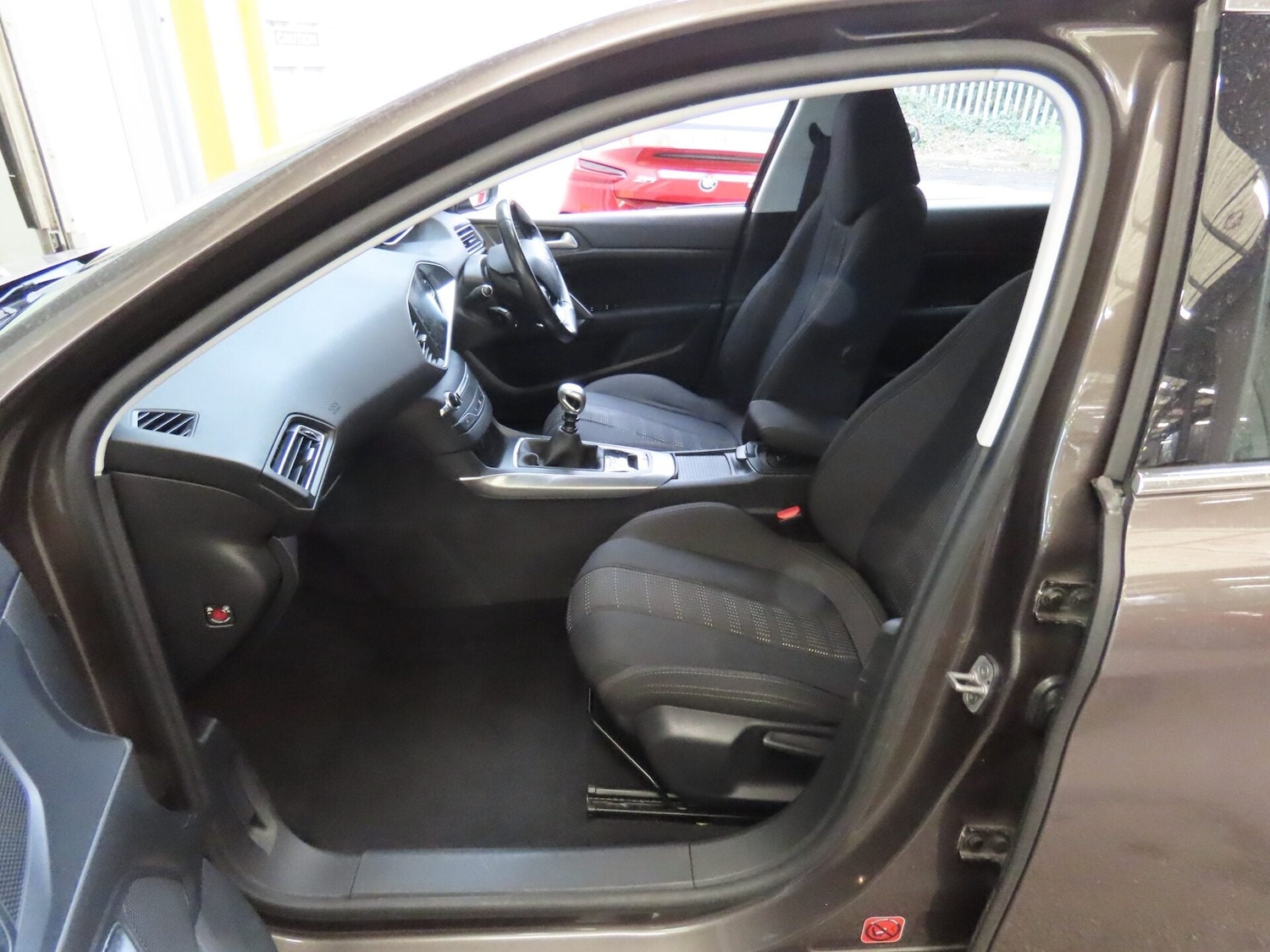 Used Peugeot 308 2015 for sale - 77803300: Photo 11