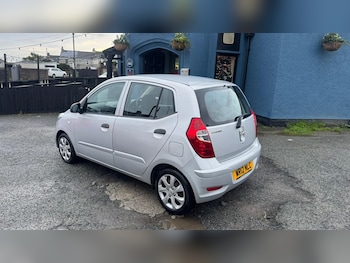 Used Hyundai i10 2012 for sale - 76736537: Photo