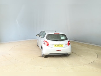 Used Peugeot 208 2014 for sale - 79285708: Photo