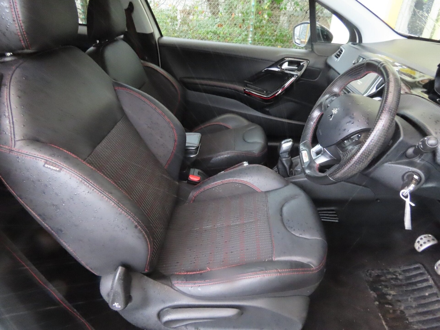 Used Peugeot 208 2016 for sale - 76969856: Photo 10