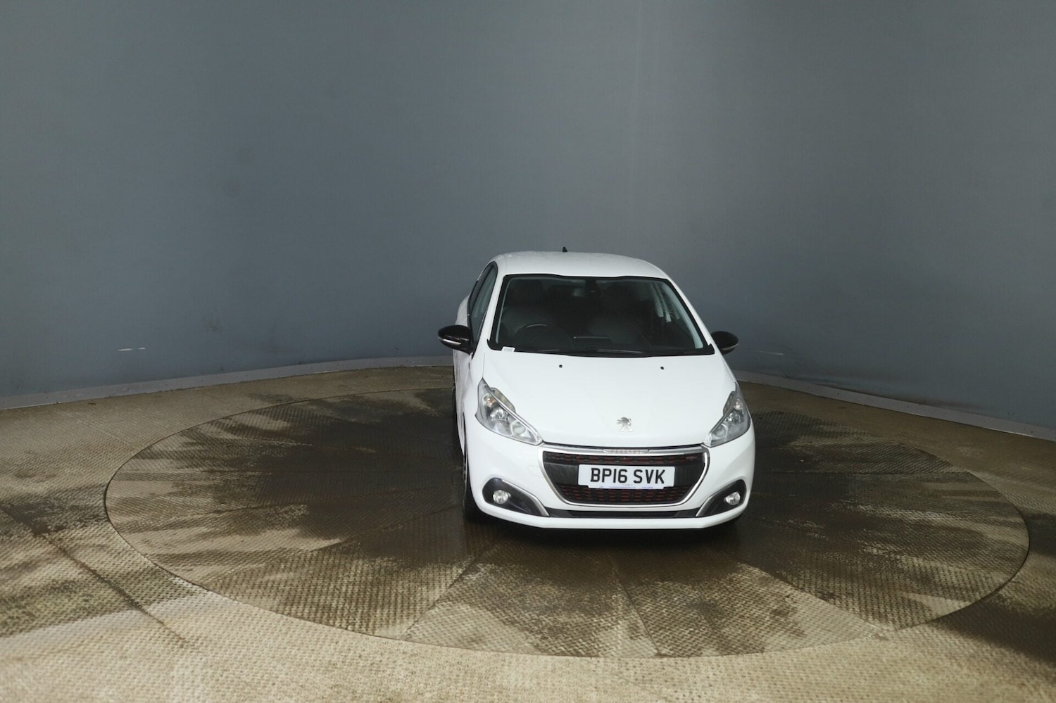 Used Peugeot 208 2016 for sale - 76969856: Photo 2