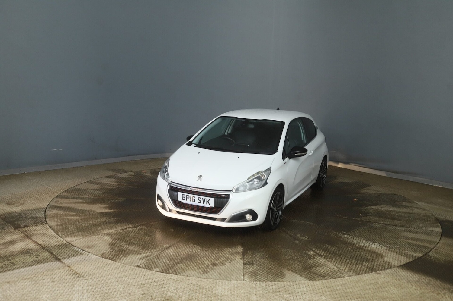 Used Peugeot 208 2016 for sale - 76969856: Photo 3