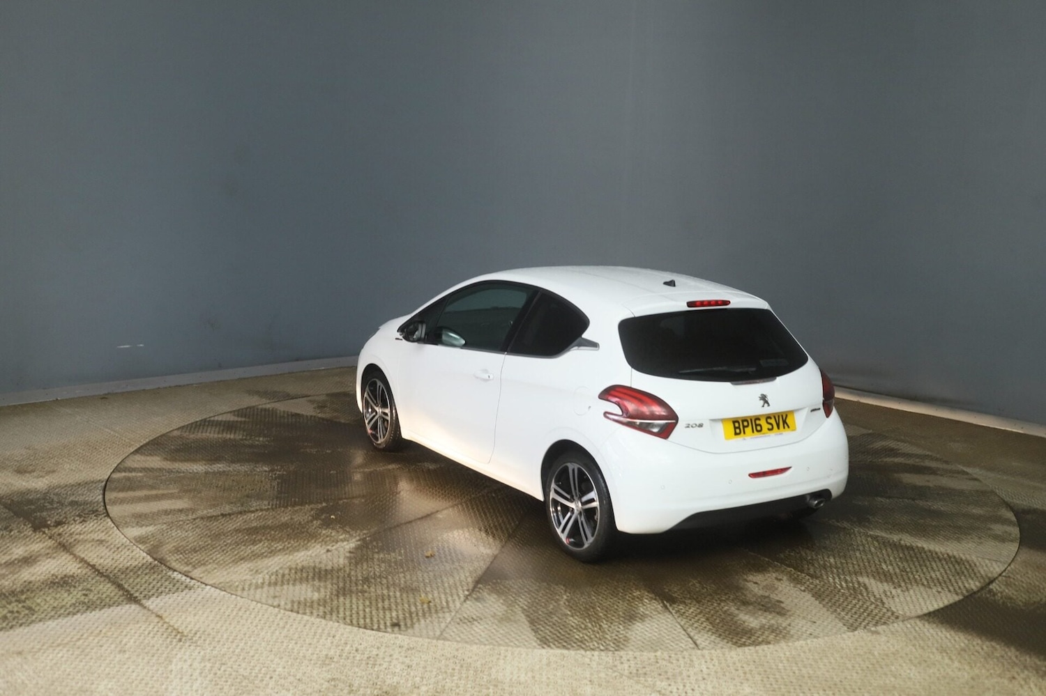 Used Peugeot 208 2016 for sale - 76969856: Photo 5