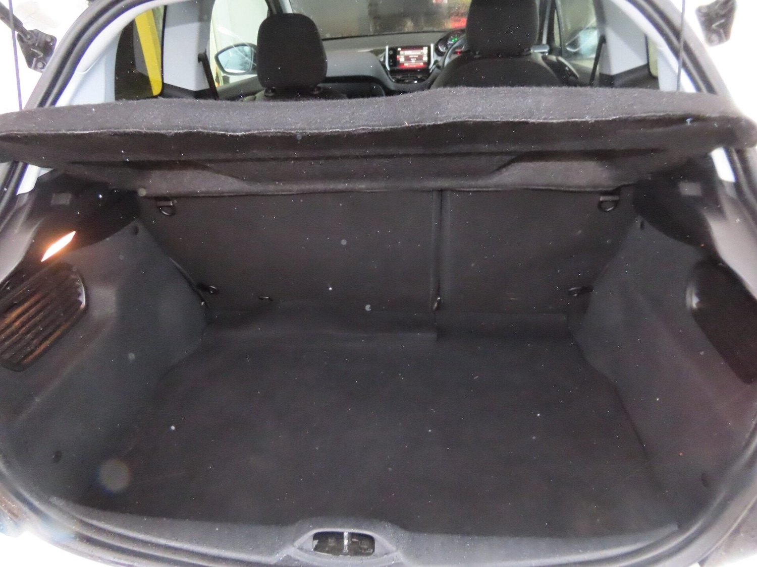 Used Peugeot 208 2016 for sale - 76969856: Photo 9