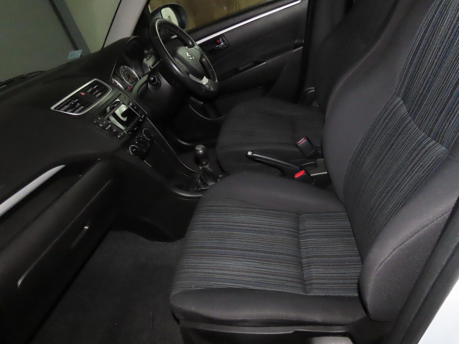 Used Suzuki Swift 2016 for sale - 76478072: Photo 9