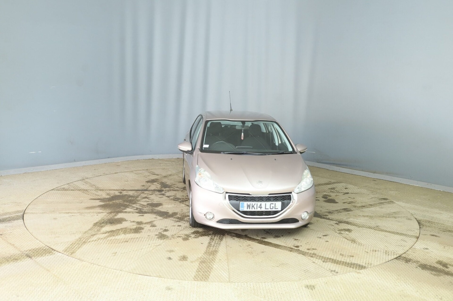 Used Peugeot 208 2014 for sale - 77517648: Photo 2