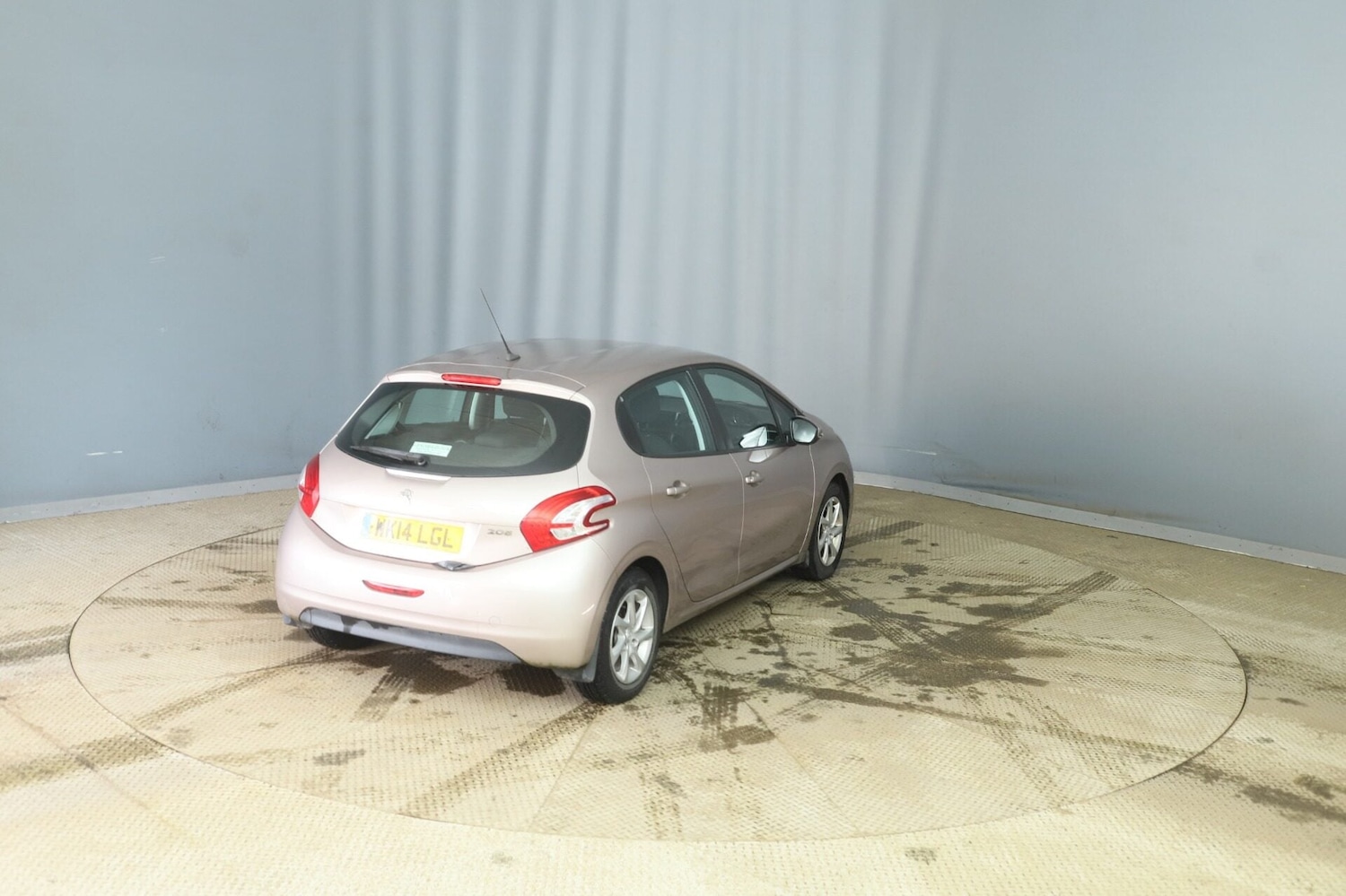 Used Peugeot 208 2014 for sale - 77517648: Photo 6