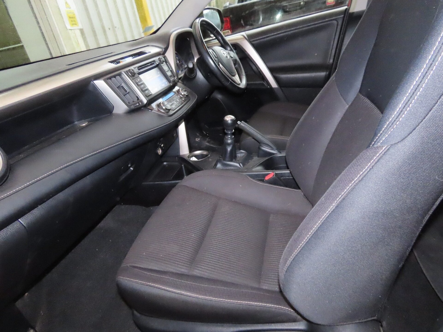 Used Toyota RAV4 2015 for sale - 77744447: Photo 8