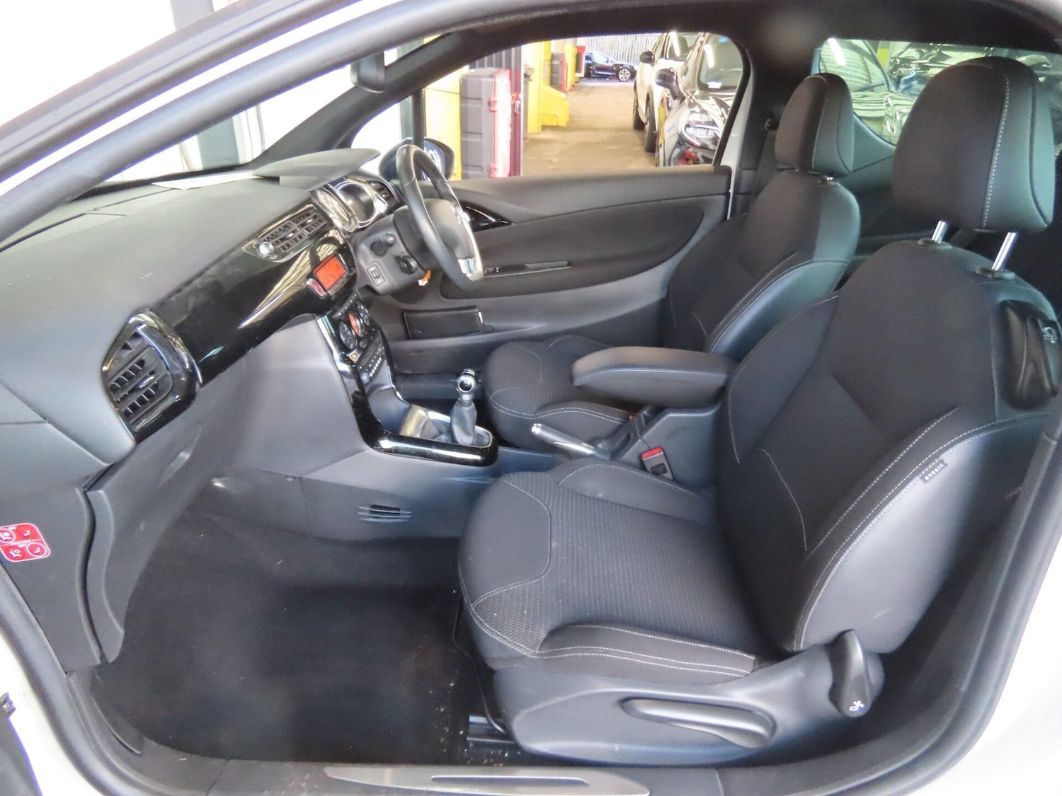 Used Citroen DS3 2013 for sale - 77324615: Photo 11