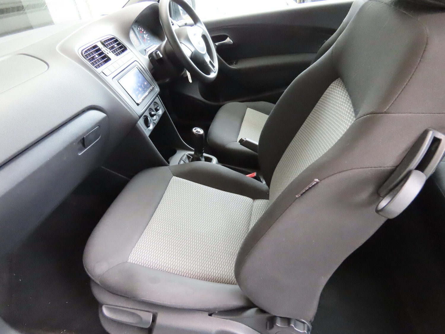 Used Volkswagen Polo 2010 for sale - 75984490: Photo 11
