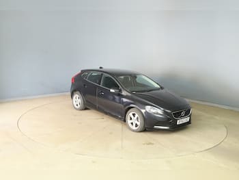 Used Volvo V40 2013 for sale - 79640132: Photo