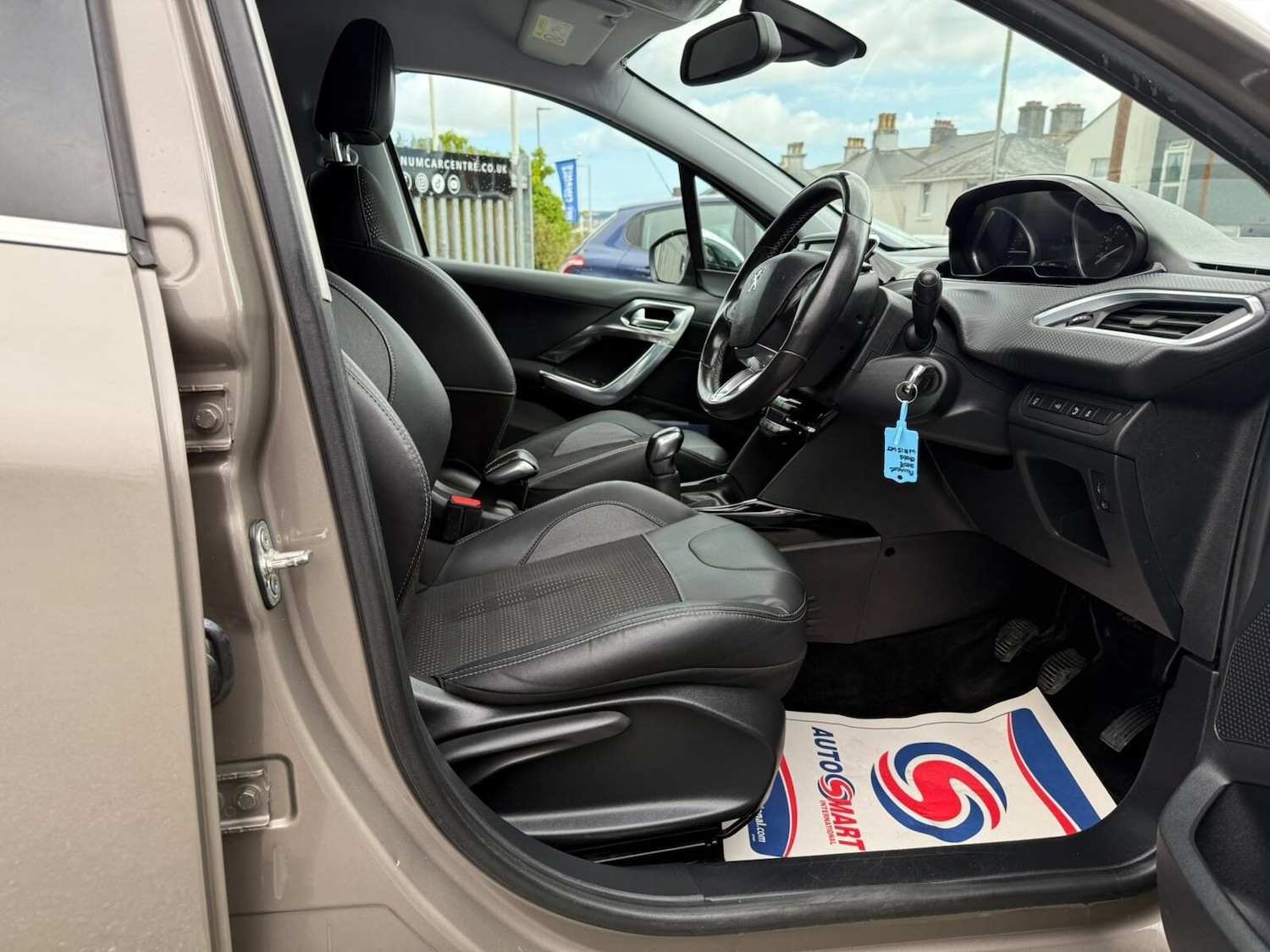 Used Peugeot 2008 2015 for sale - 77617952: Photo 10