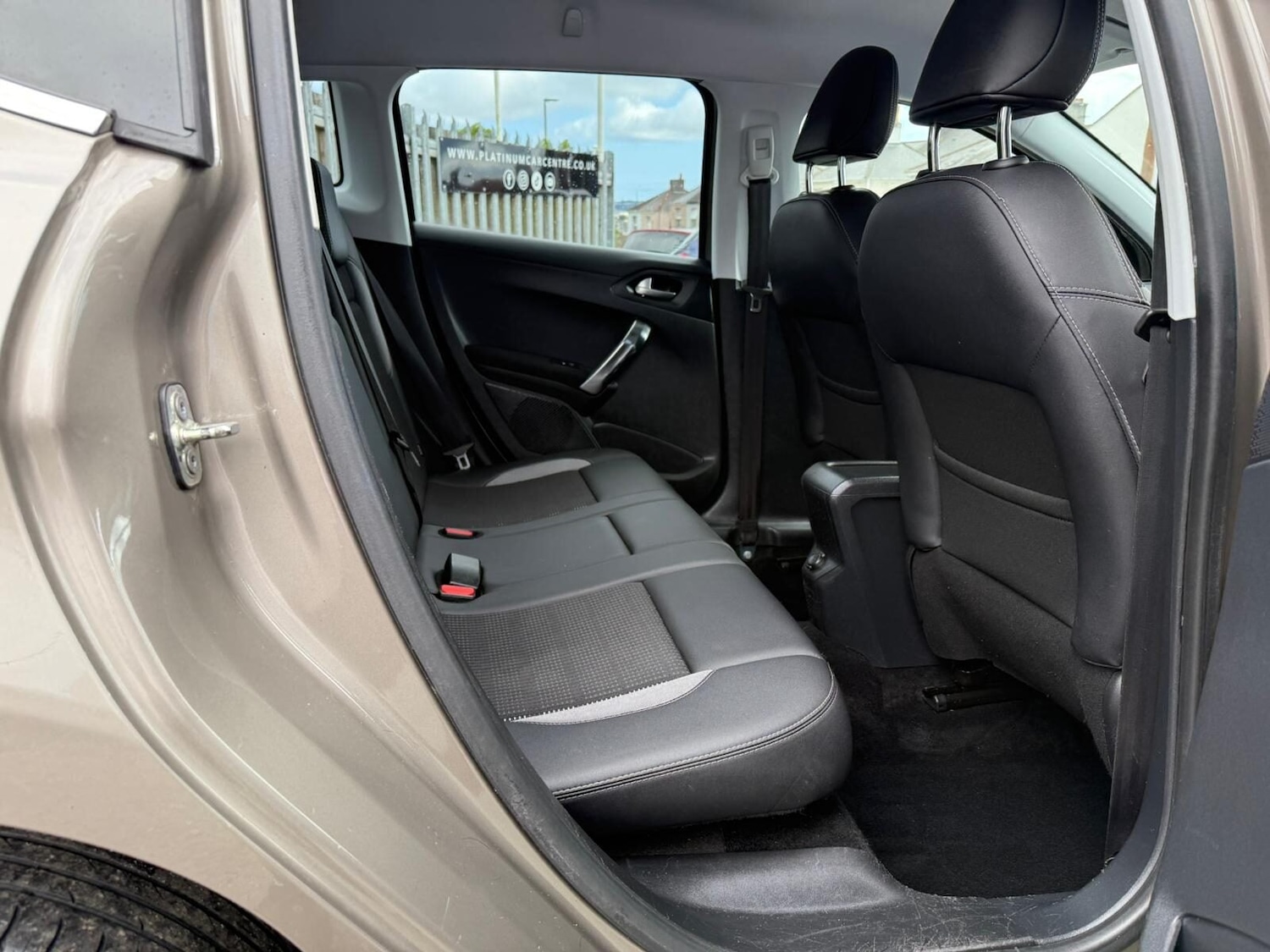 Used Peugeot 2008 2015 for sale - 77617952: Photo 9