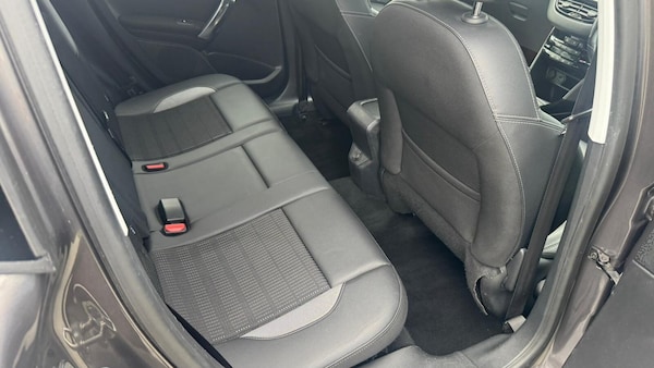 Used Peugeot 2008 2016 for sale - 76207589: Photo 8