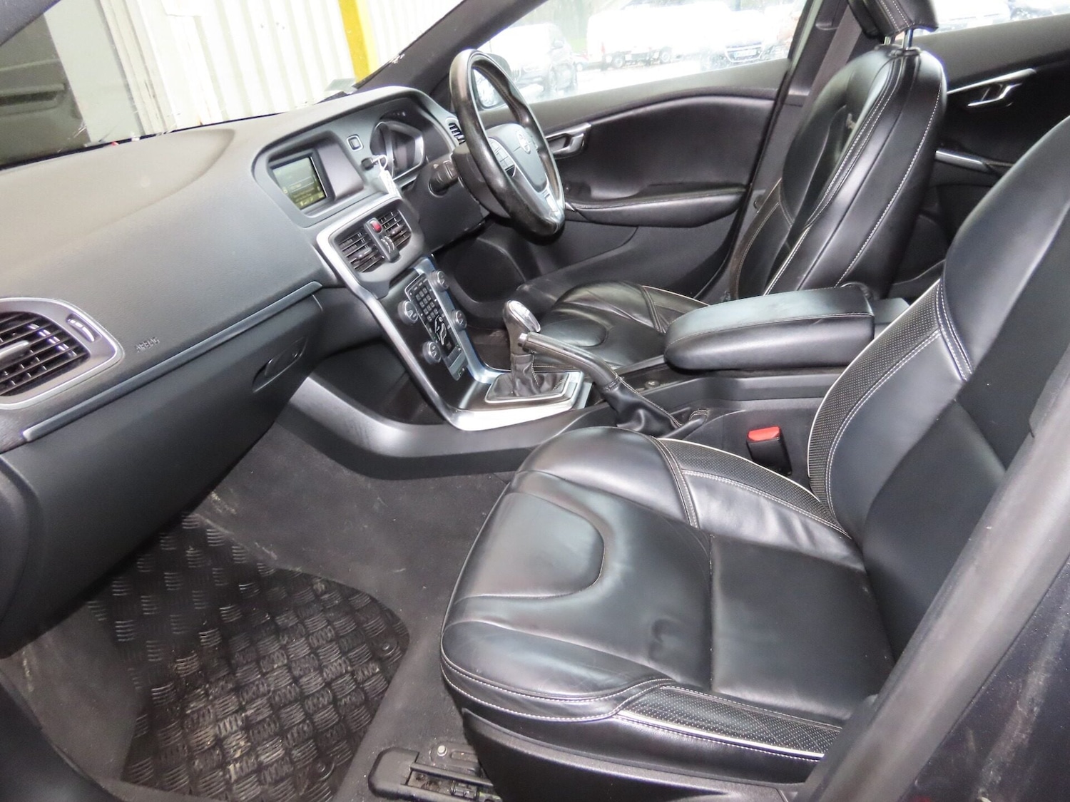 Used Volvo V40 2013 for sale - 76969858: Photo 11