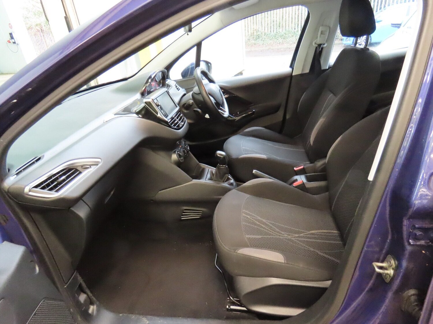 Used Peugeot 208 2013 for sale - 77677308: Photo 11