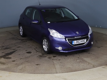 Used Peugeot 208 2013 for sale - 77677308: Photo