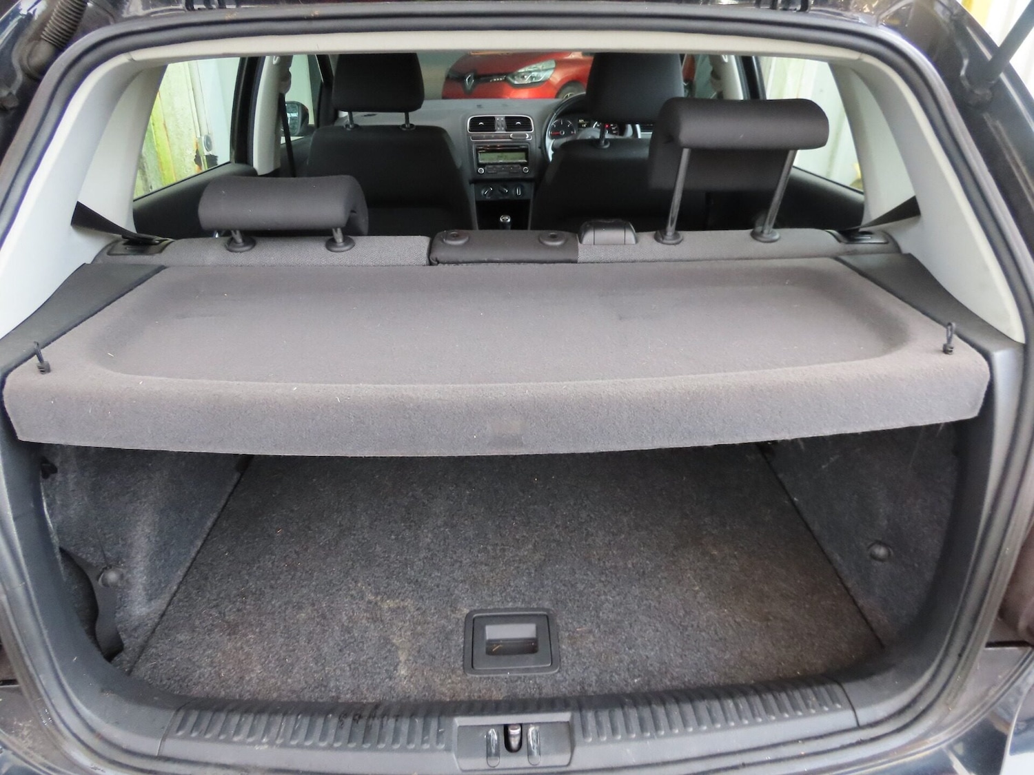 Used Volkswagen Polo 2011 for sale - 77744458: Photo 8