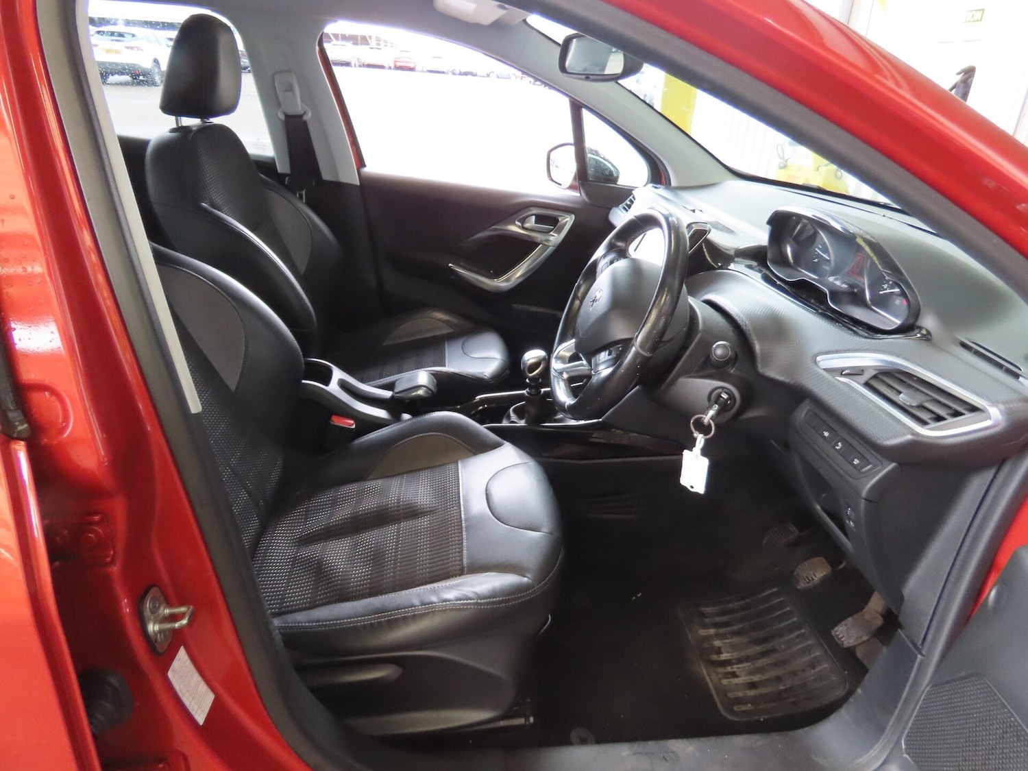 Used Peugeot 2008 2015 for sale - 77716306: Photo 10