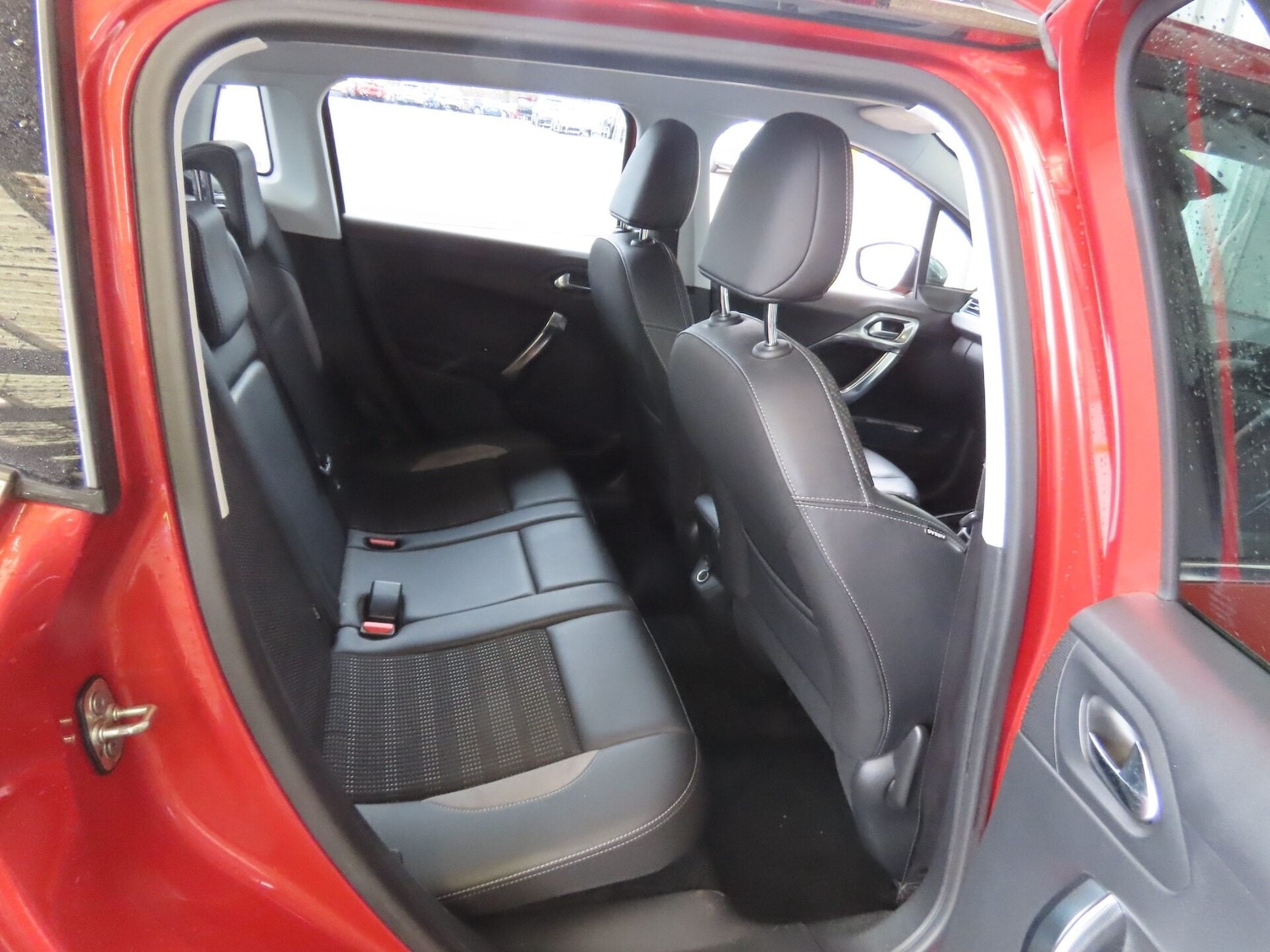 Used Peugeot 2008 2015 for sale - 77716306: Photo 8