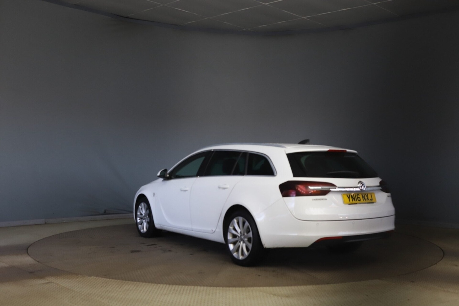 Used Vauxhall Insignia 2016 for sale - 77447669: Photo 5