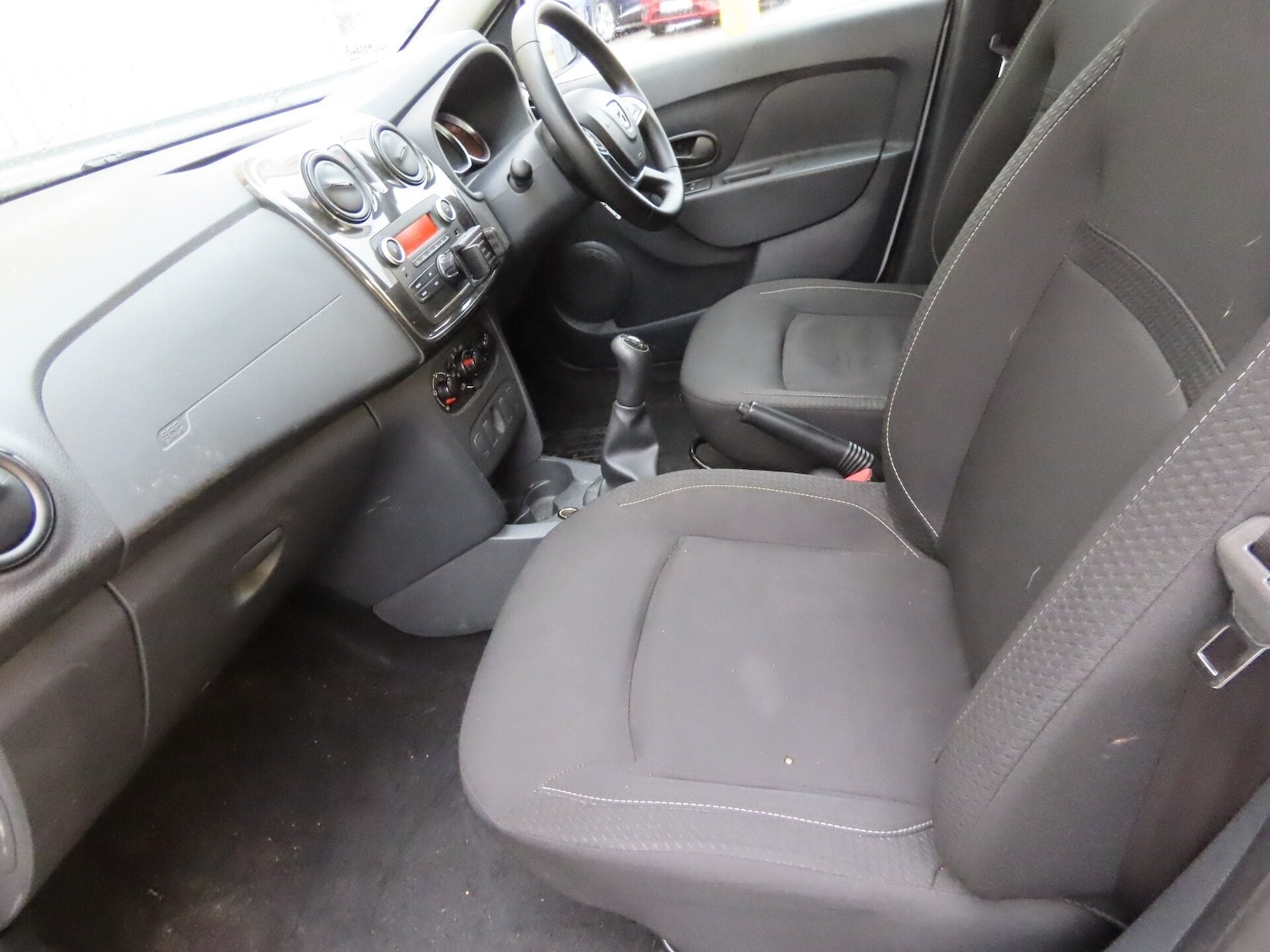 Used Dacia Sandero 2018 for sale - 77351282: Photo 11