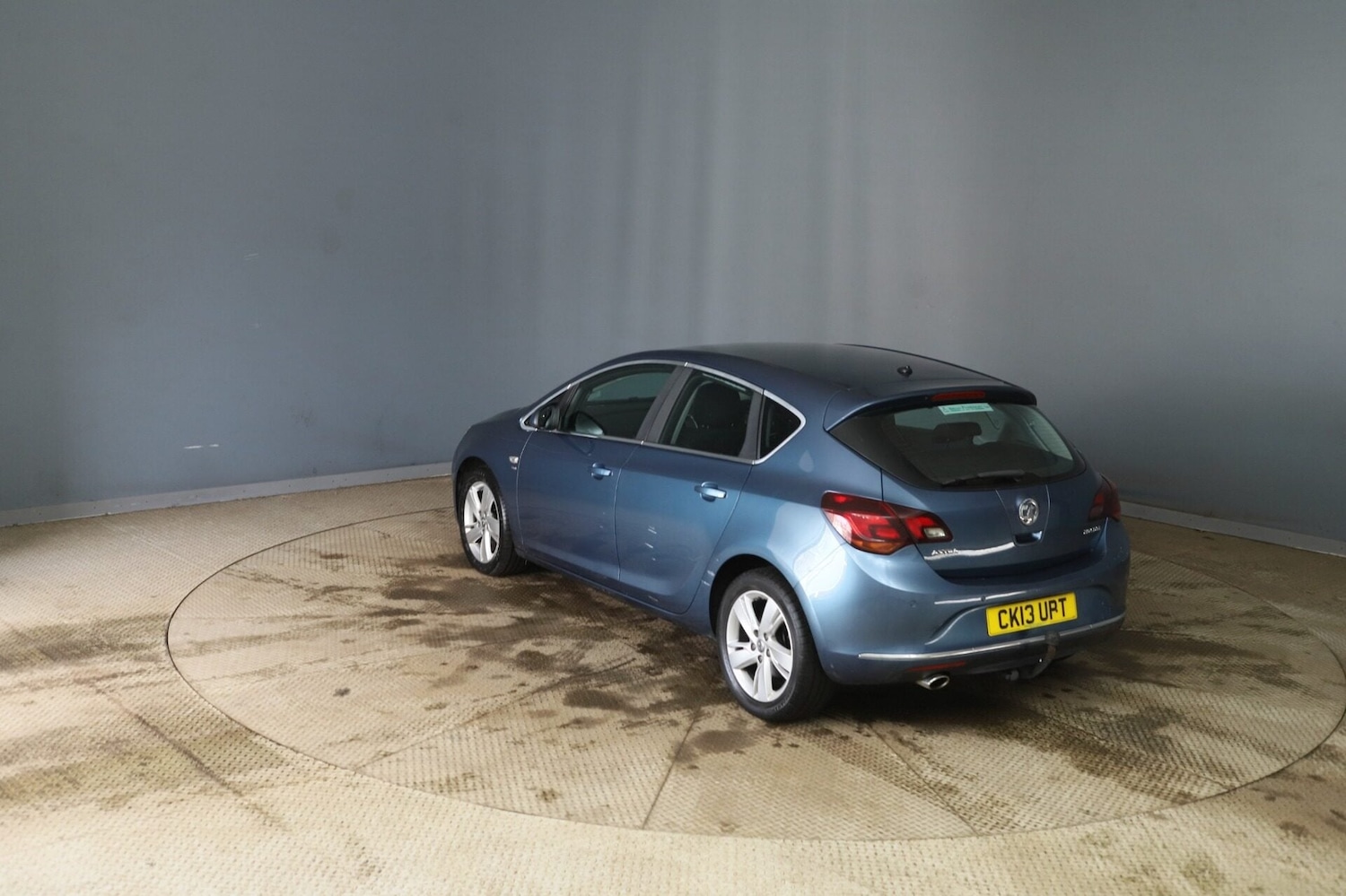 Used Vauxhall Astra 2013 for sale - 77272479: Photo 5