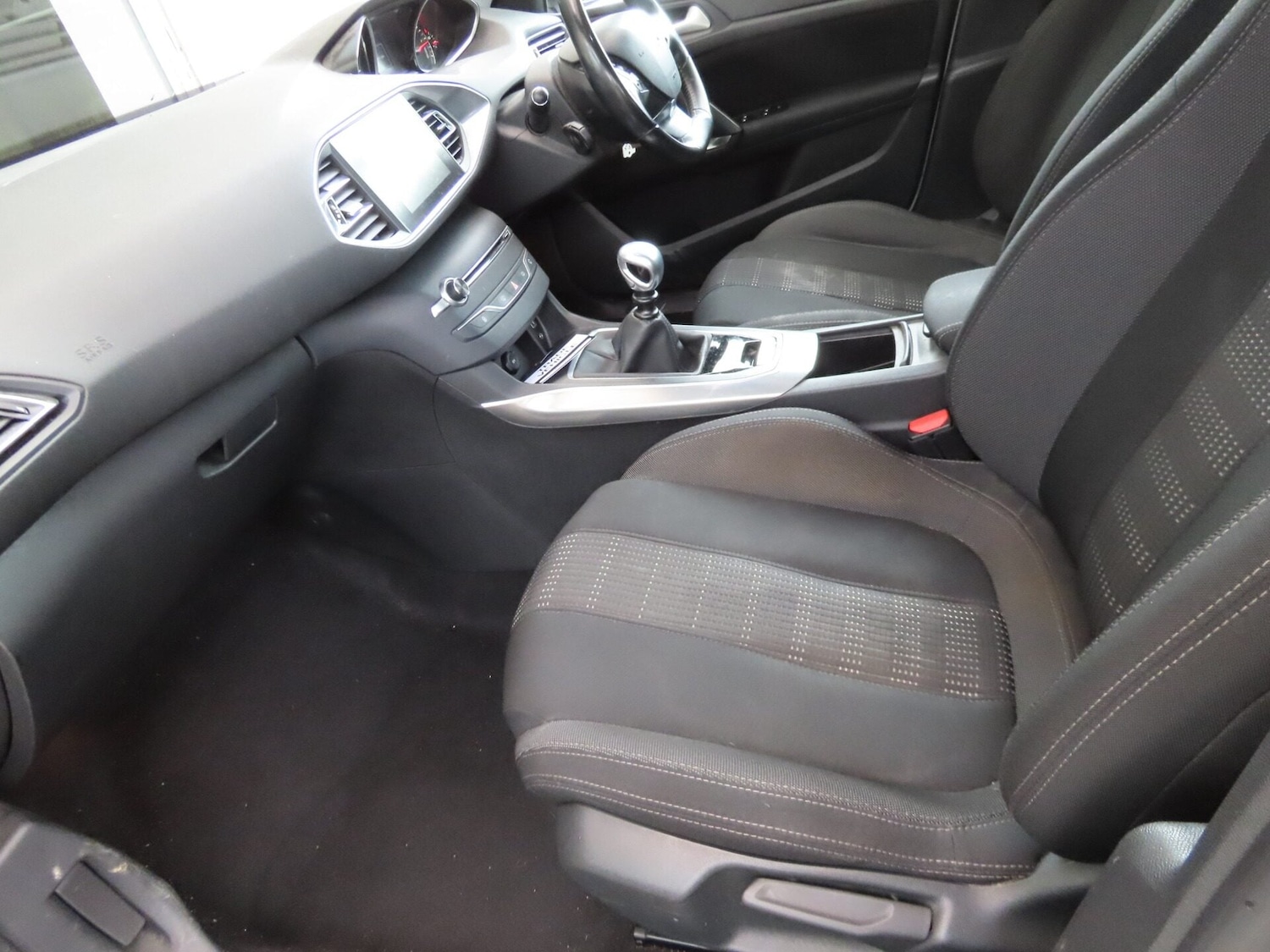 Used Peugeot 308 2015 for sale - 77663567: Photo 11