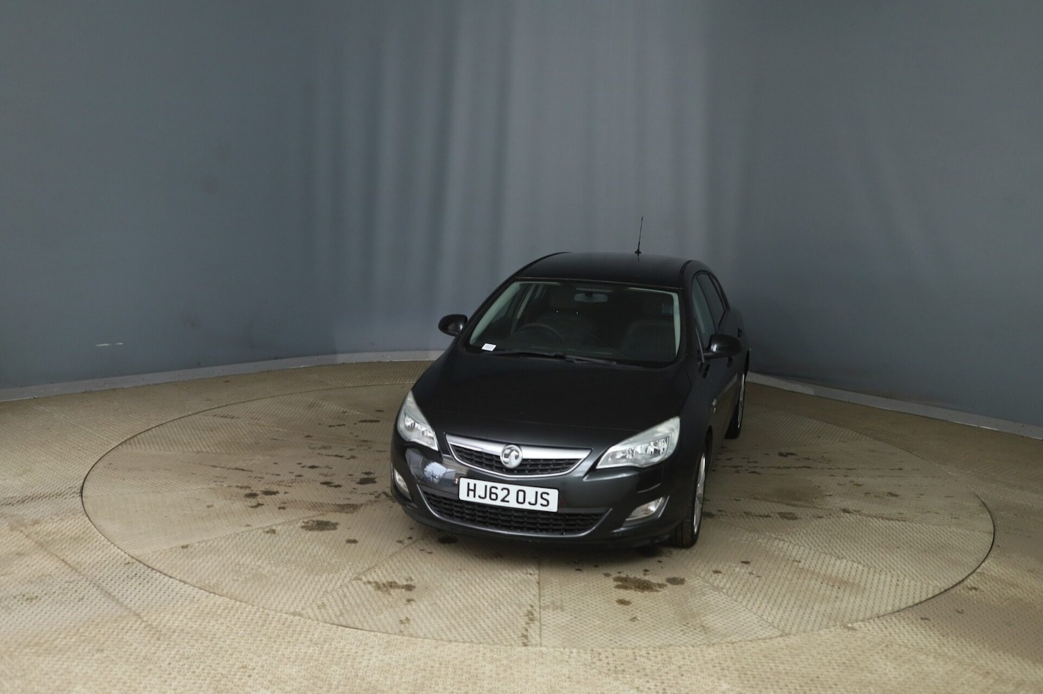 Used Vauxhall Astra 2012 for sale - 76343795: Photo 2
