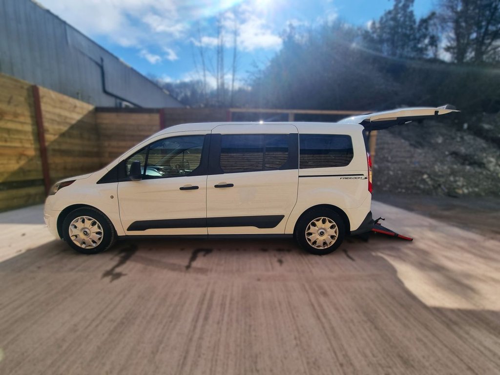 Used Ford Grand Tourneo Connect 2017 for sale - 76132412: Photo 17