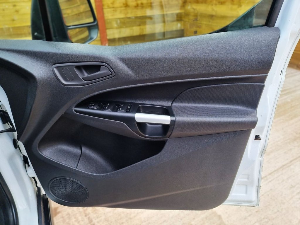 Used Ford Grand Tourneo Connect 2017 for sale - 76132412: Photo 24