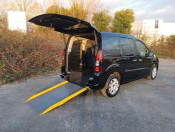 2015 (15) - 3 Seat Wheelchair Accessible Disabled Access Vehicle WAV 5-Door