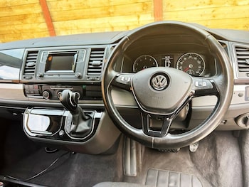 Used Volkswagen Caravelle 2018 for sale - 75432700: Photo