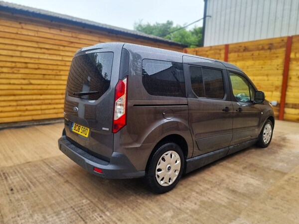Used Ford Grand Tourneo Connect 2018 for sale - 74628182: Photo 10