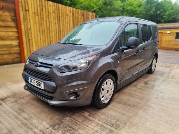 Used Ford Grand Tourneo Connect 2018 for sale - 74628182: Photo 6
