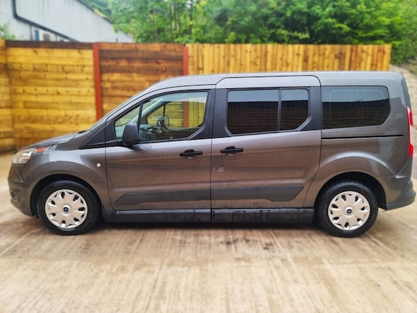 Used Ford Grand Tourneo Connect 2018 for sale - 74628182: Photo 8