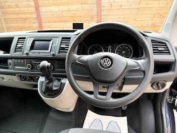 Used Volkswagen Transporter 2018 for sale - 79244926: Photo