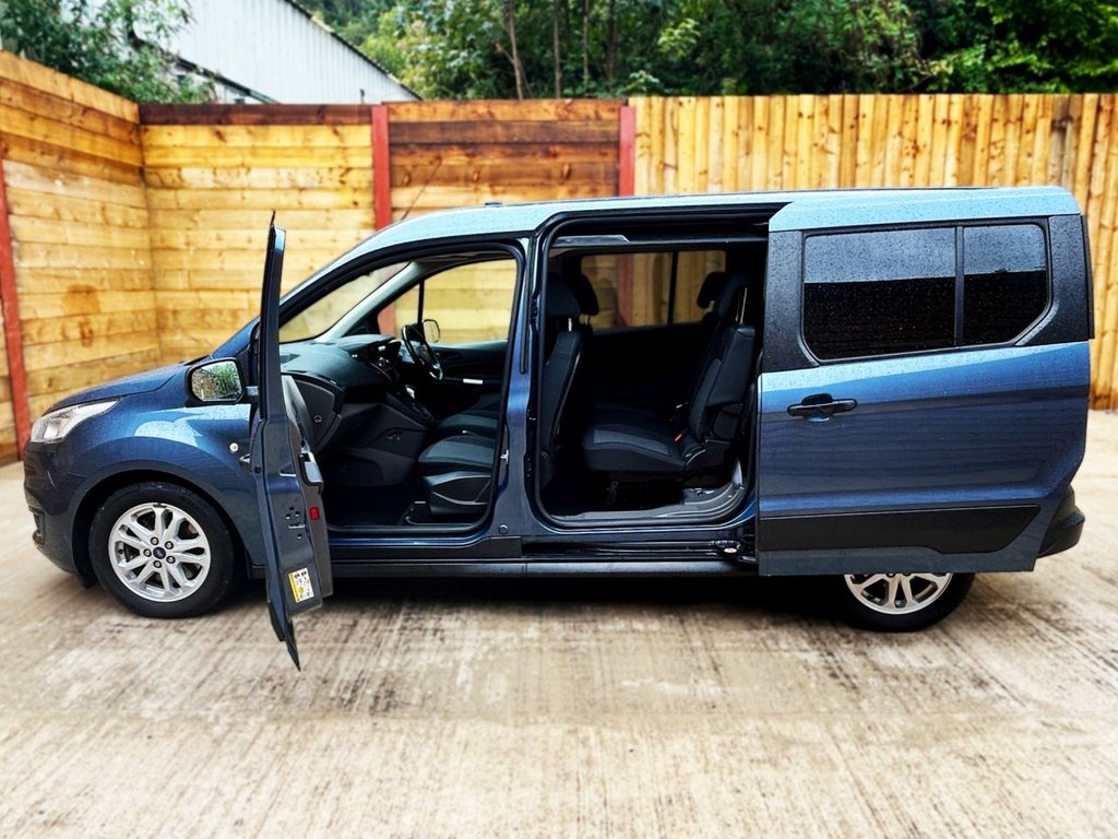 Used Ford Grand Tourneo Connect 2019 for sale - 76395892: Photo 16