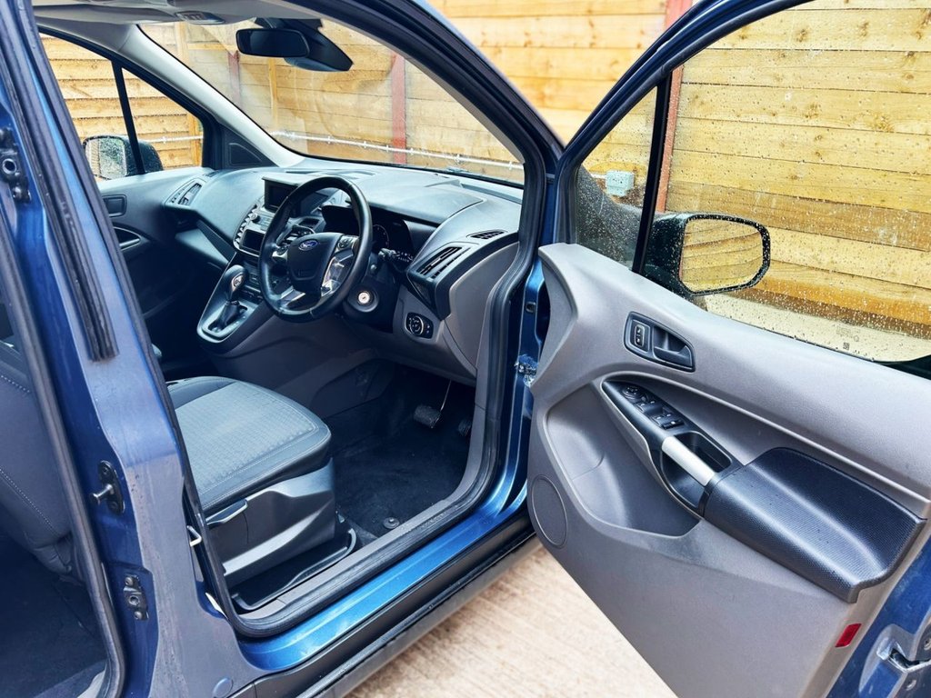 Used Ford Grand Tourneo Connect 2019 for sale - 76395892: Photo 17