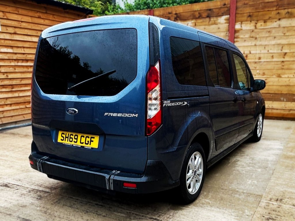 Used Ford Grand Tourneo Connect 2019 for sale - 76395892: Photo 9