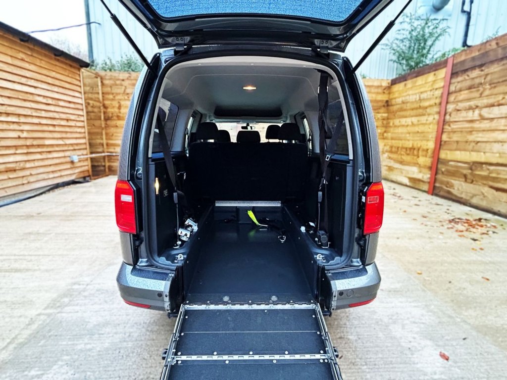 Used Volkswagen Caddy Maxi Life 2017 for sale - 76256547: Photo 11