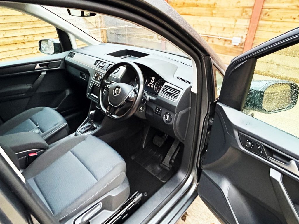 Used Volkswagen Caddy Maxi Life 2017 for sale - 76256547: Photo 12