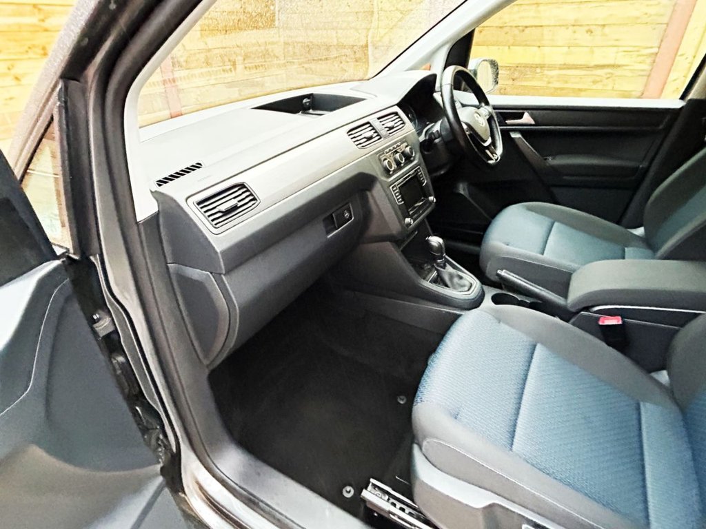 Used Volkswagen Caddy Maxi Life 2017 for sale - 76256547: Photo 16