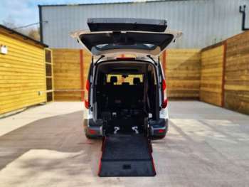 Used Ford Grand Tourneo Connect 2017 for sale - 74541706: Photo