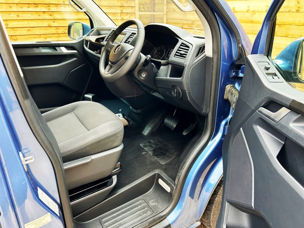 Used Volkswagen Transporter Shuttle 2018 for sale - 77407974: Photo 16